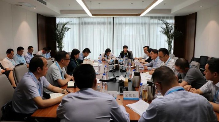 千亿球友会·(中国)官方网站集团召开党委（扩大）会议传达学习省第十四次党代会精神